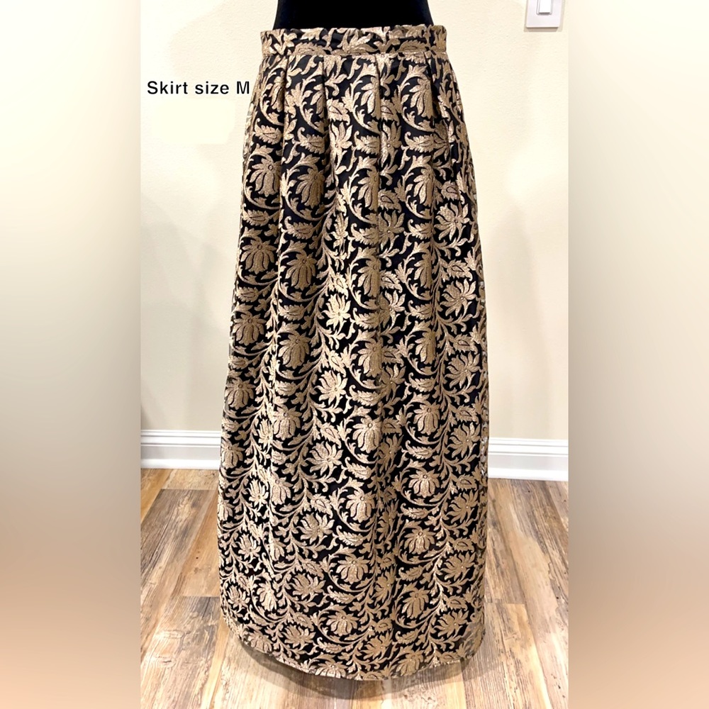 BLACK AND METALLIC GOLD FORMAL SKIRT, size M